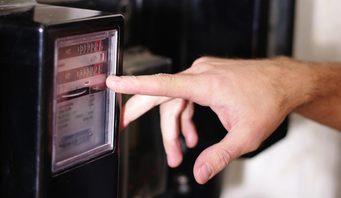 Stromzähler Strom sparen Fotolia 128804678 Wellnhofer Designs VZB