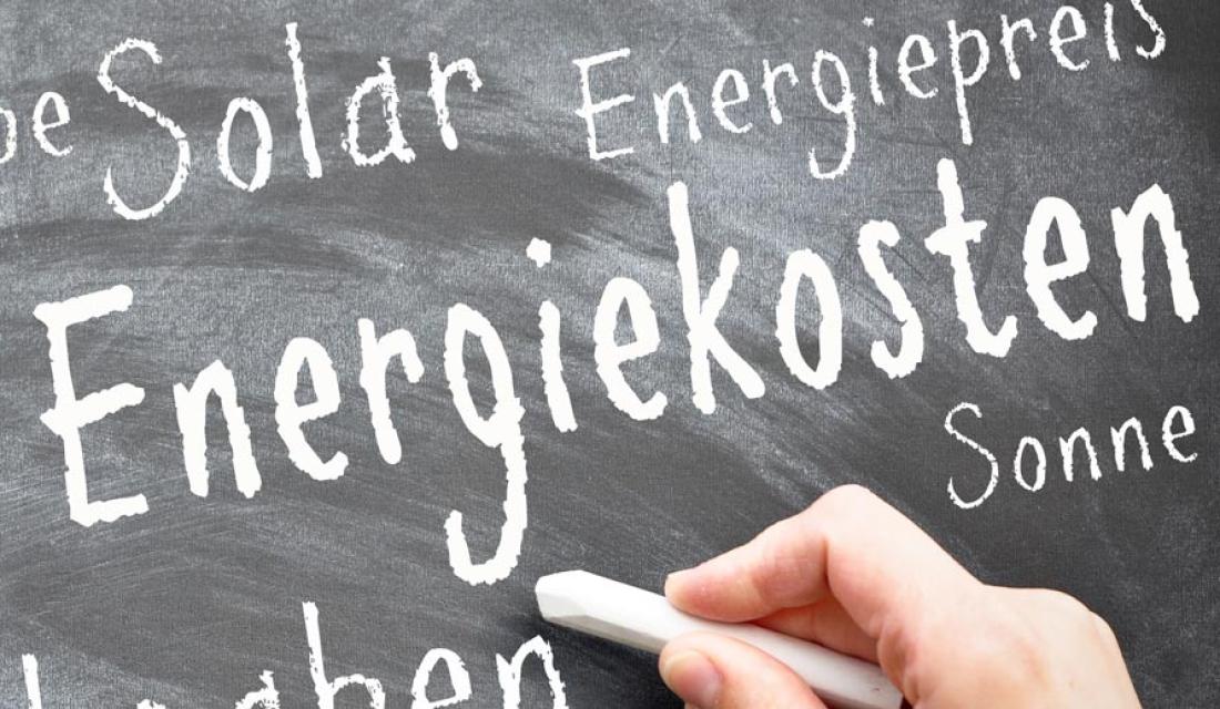 Tafel mit Themen der Energieberatung steigende Energiekosten von Marco2811 / Fotolia