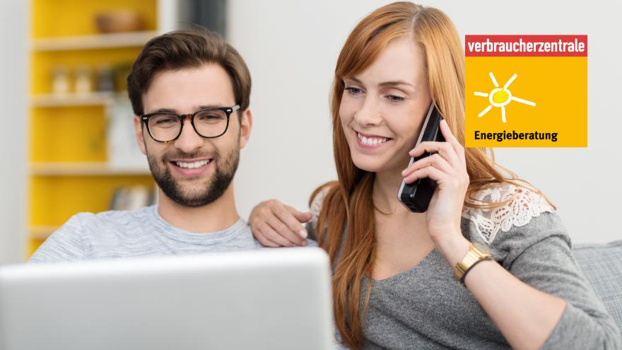 Energieberatung Paar Telefon Quelle: stockfour/Shutterstock.com
