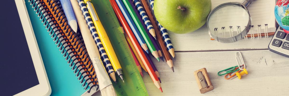 Stifte Material Verbraucherbildung Unterricht Fotolia (c) sebra VZB