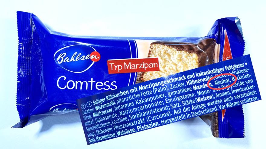 Marzipan-Rührkuchen Produktauswahl zu Alkohol in Lebensmitteln Kuchen Desserts Fertigsuppen Saucen (c) Verbraucherzentrale Brandenburg