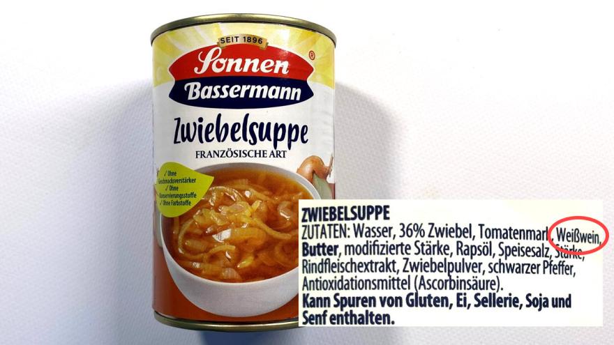 Zwiebelsuppe Produktauswahl zu Alkohol in Lebensmitteln Kuchen Desserts Fertigsuppen Saucen (c) Verbraucherzentrale Brandenburg